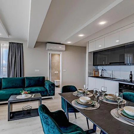 Stunning In With Kitchen * Orebic